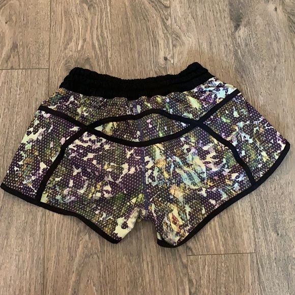 Lululemon shorts lll EUC - Picture 3 of 7